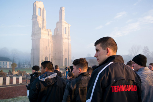 Des éleves-officiers à l'abbaye de Mont-Saint-Eloi